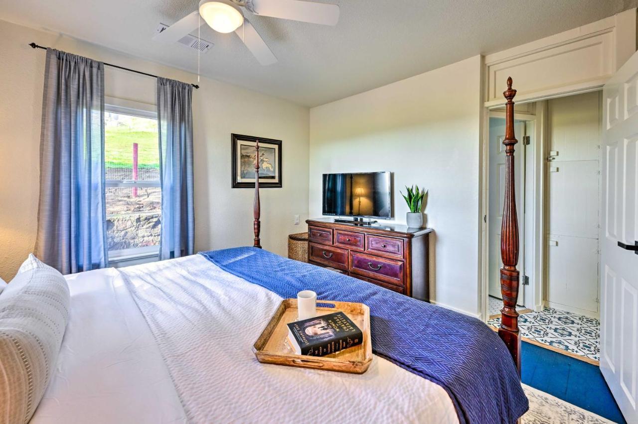Peaceful Ranch Home With Sierra Nevada Views Woodlake Exteriör bild