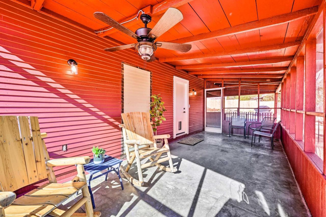 Peaceful Ranch Home With Sierra Nevada Views Woodlake Exteriör bild