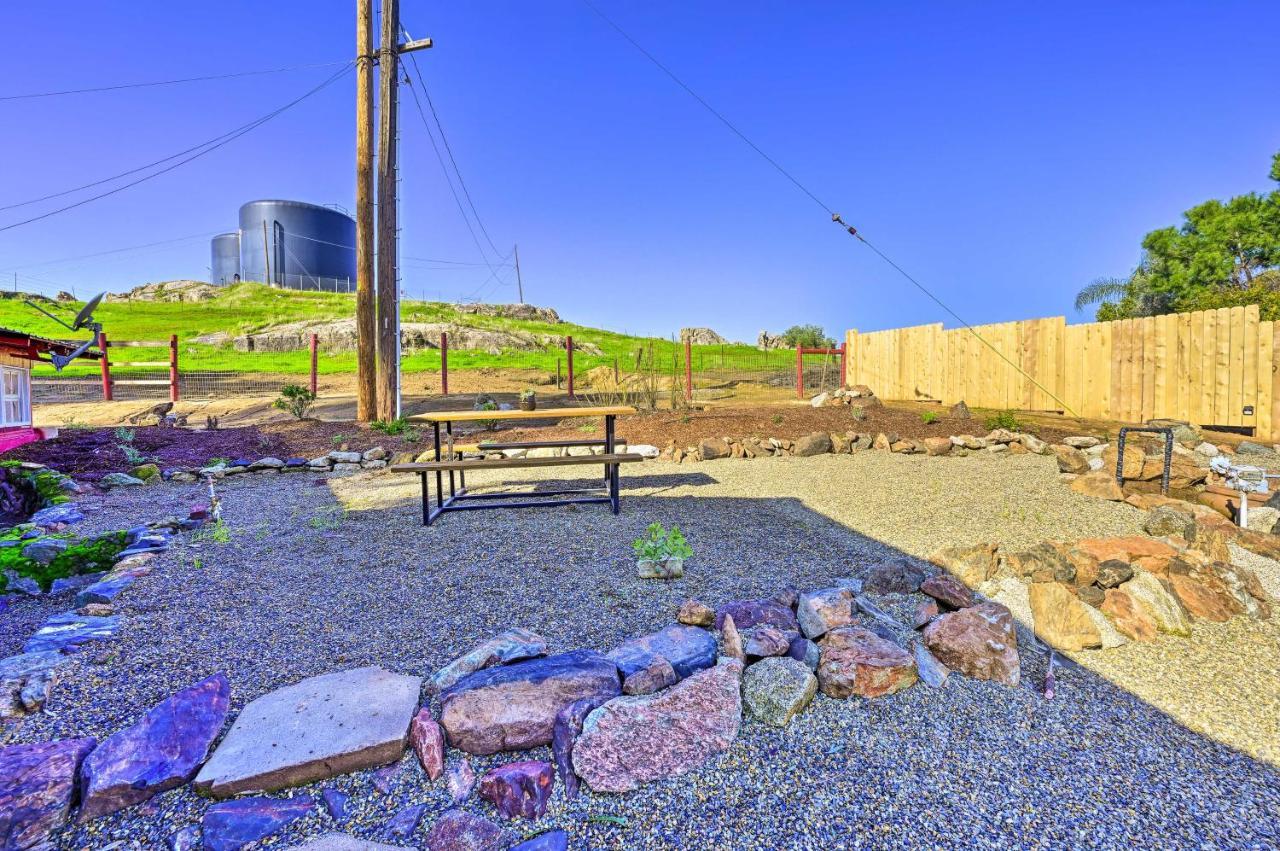 Peaceful Ranch Home With Sierra Nevada Views Woodlake Exteriör bild